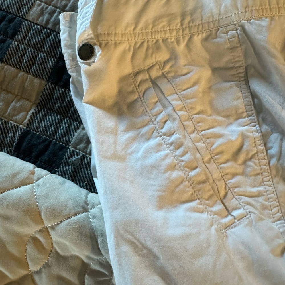 Capris - Picture 4 of 7